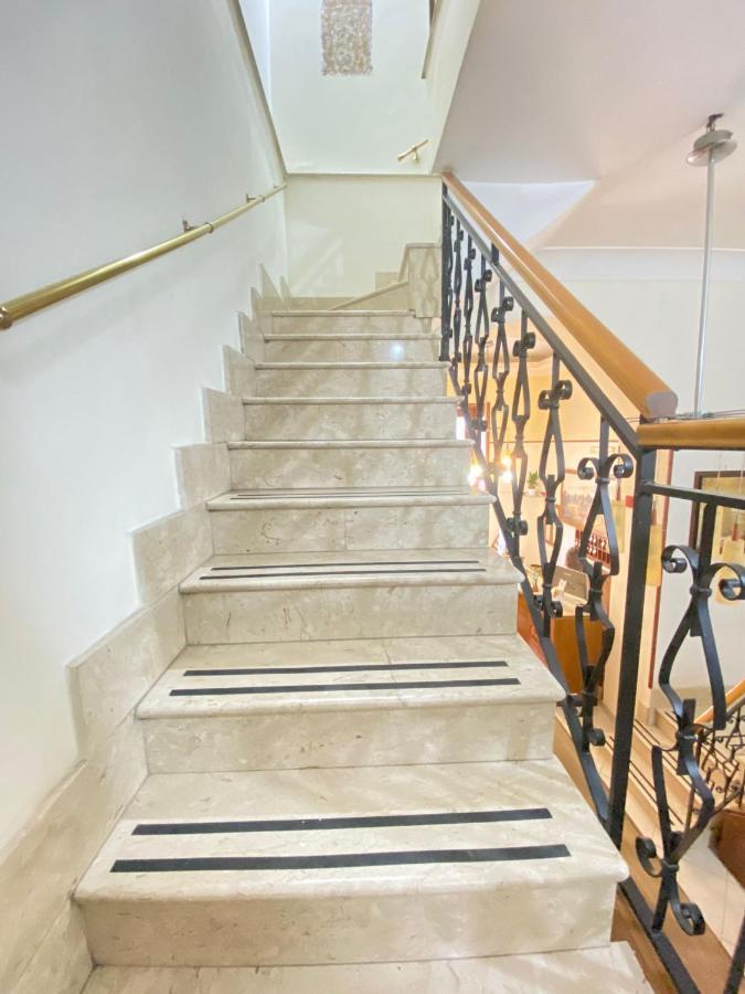 Hotel Eliseo Napoli Exterior photo