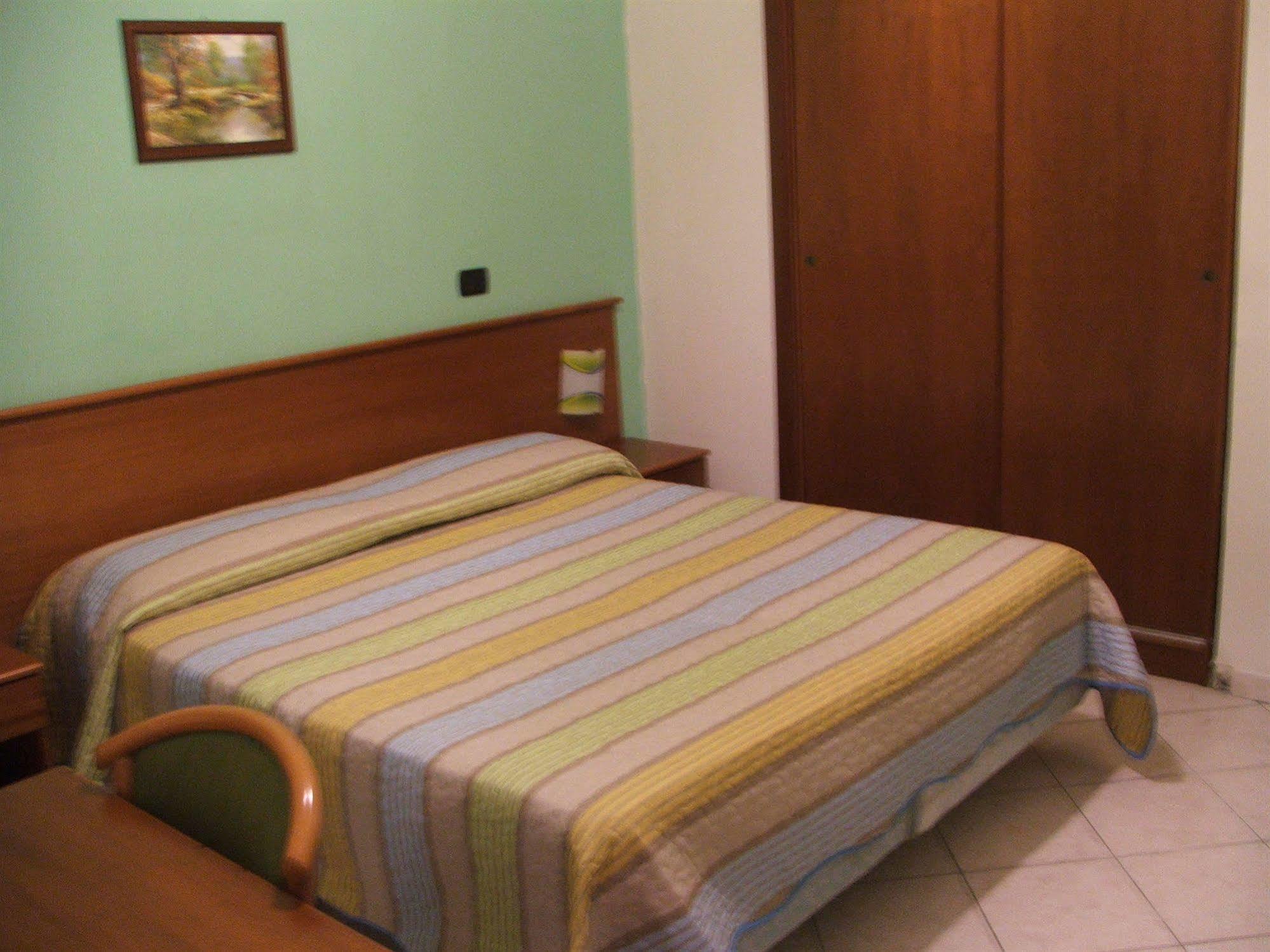 Hotel Eliseo Napoli Exterior photo