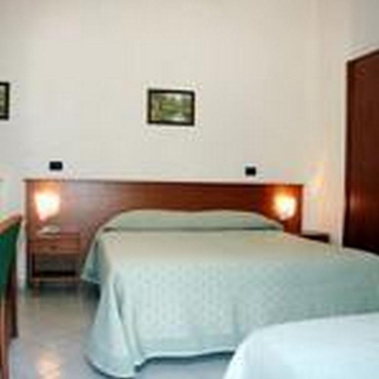 Hotel Eliseo Napoli Exterior photo